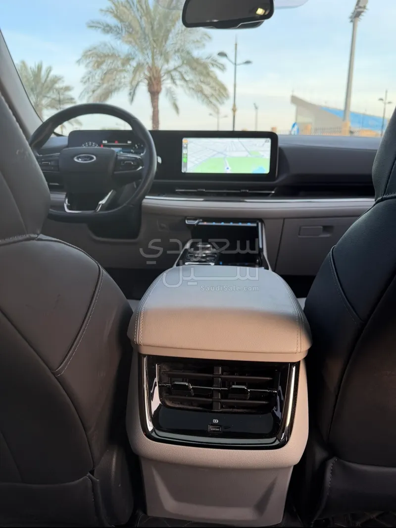 2023 فورد تيريتوري تيتانيوم بلس