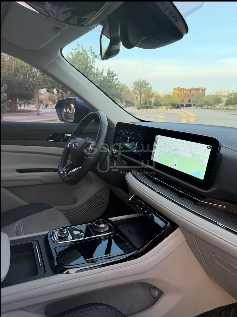 2023 فورد تيريتوري تيتانيوم بلس