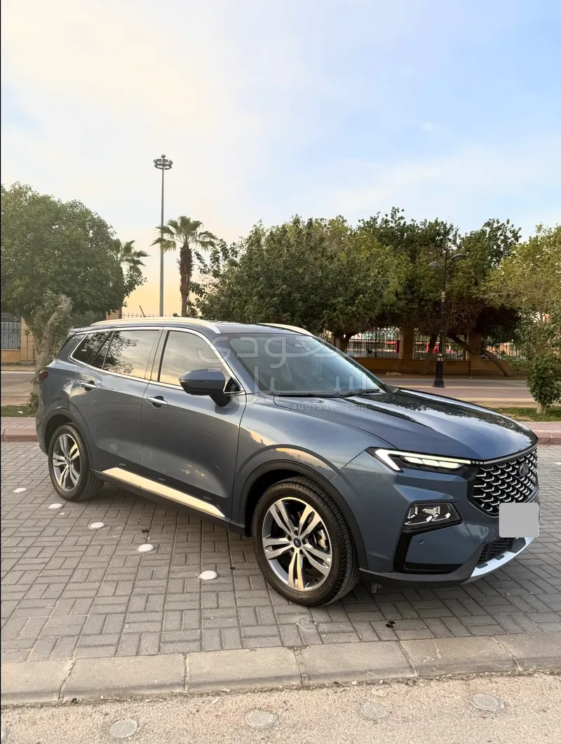 2023 فورد تيريتوري تيتانيوم بلس