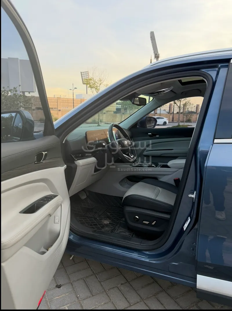 2023 فورد تيريتوري تيتانيوم بلس