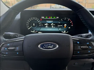 2023 فورد تيريتوري تيتانيوم بلس