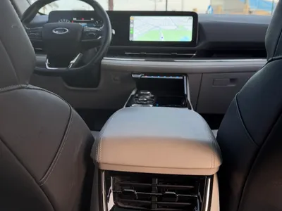 2023 فورد تيريتوري تيتانيوم بلس