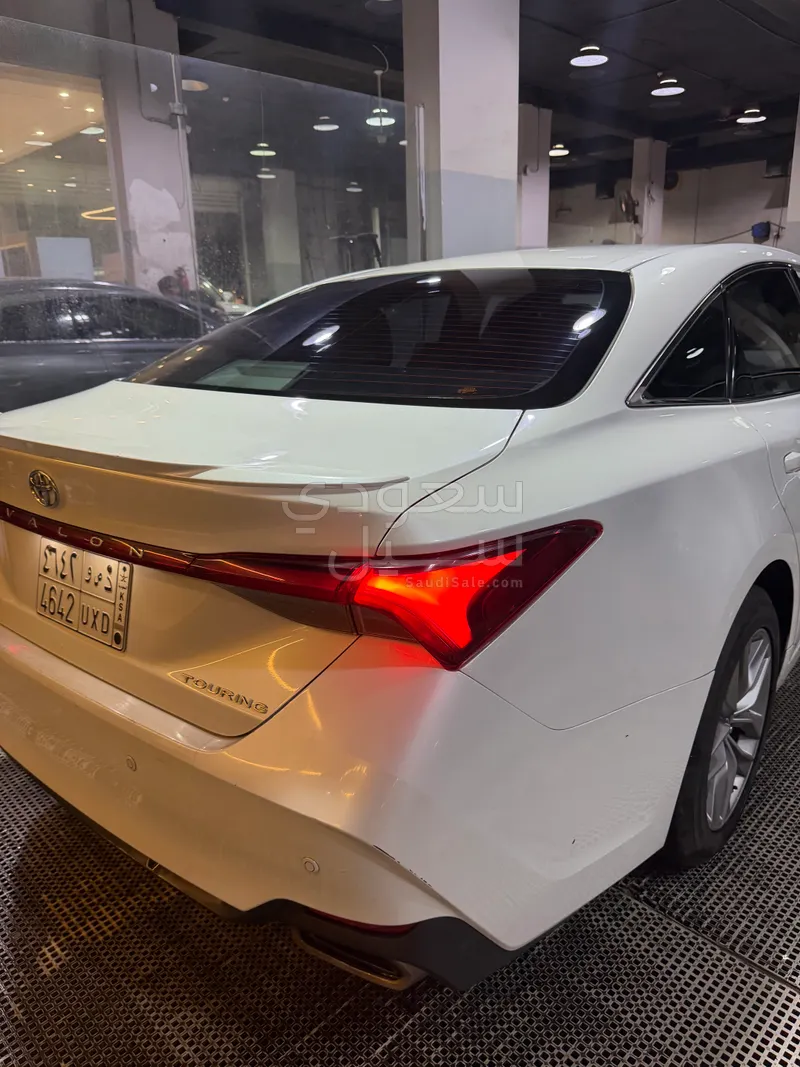 2019 تويوتا افالون تورينج