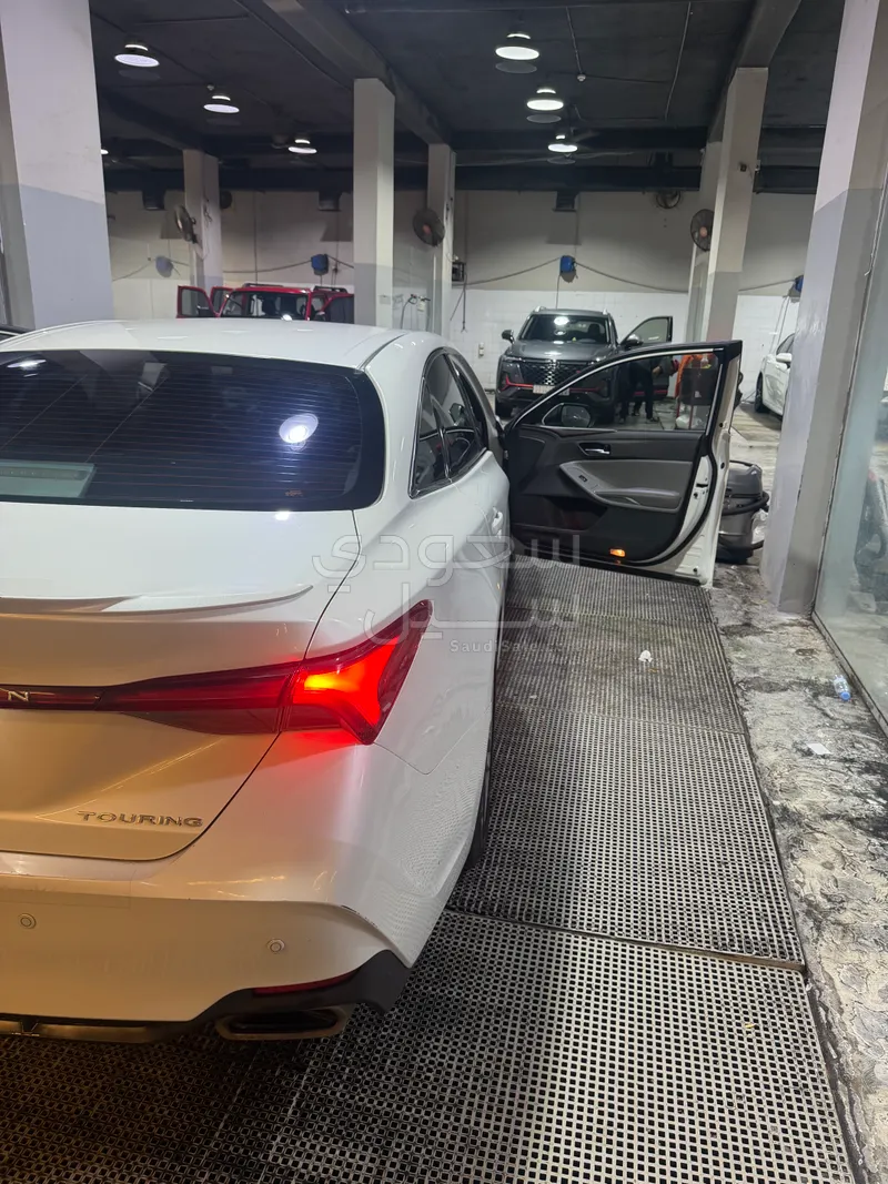 2019 تويوتا افالون تورينج