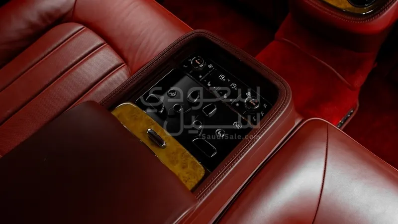 2011 بنتلي مولسان