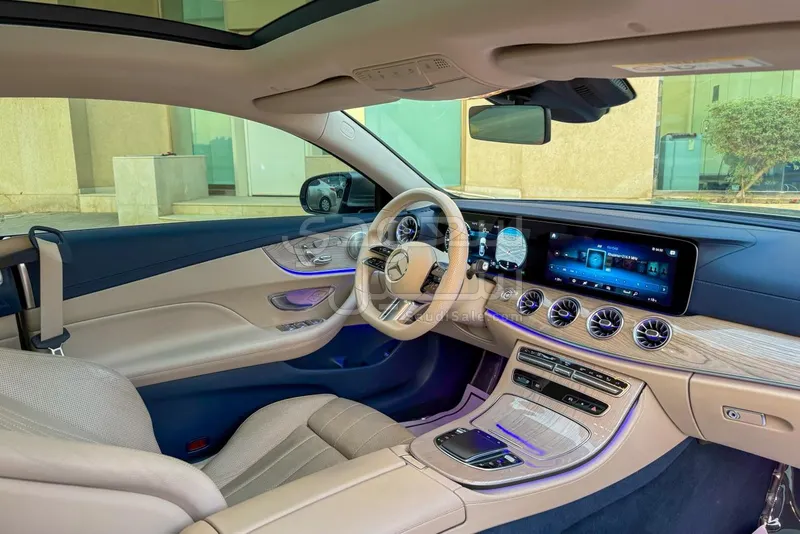 2021 مرسيدس - بنز إي 200 أي إم جي