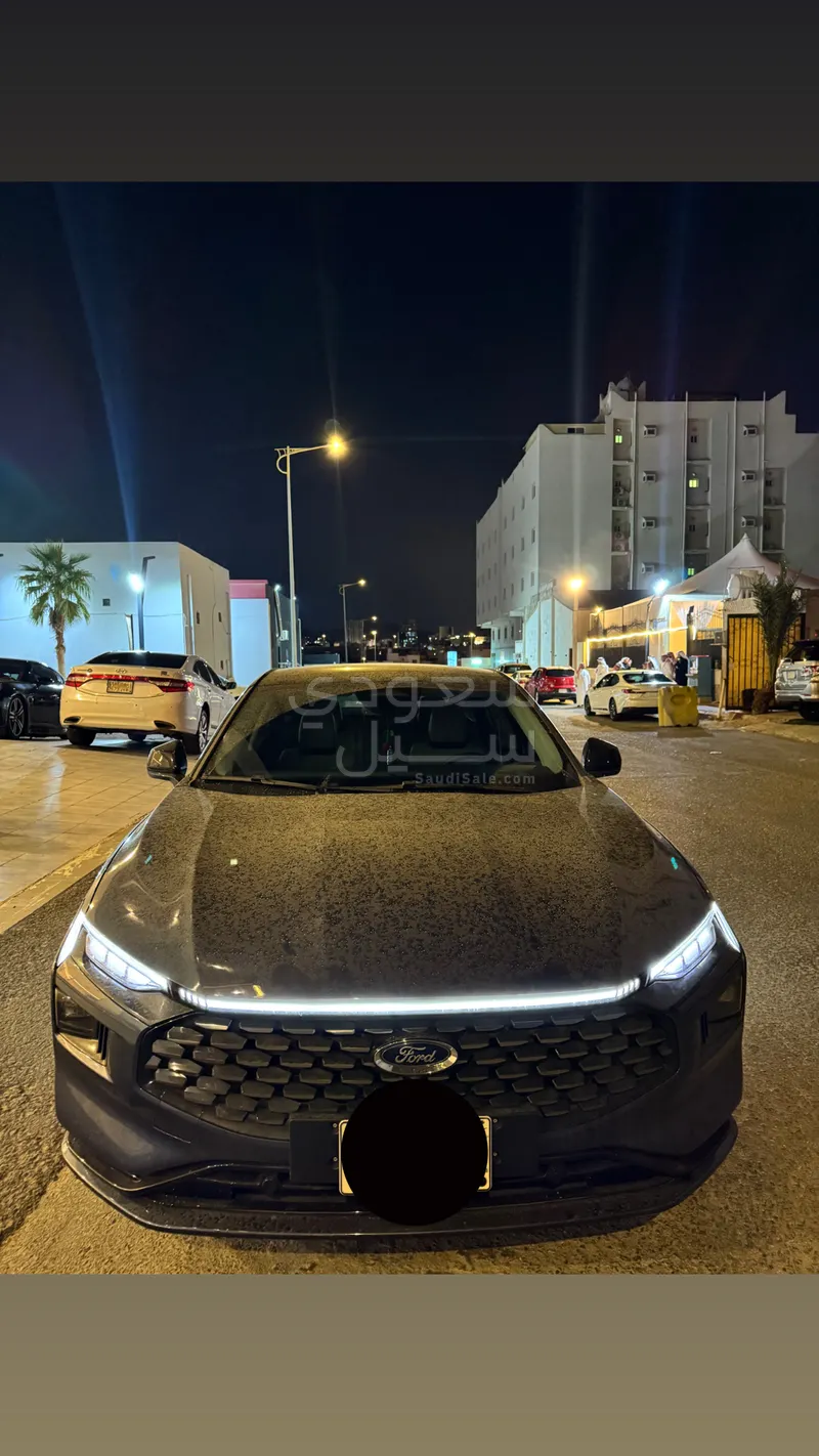 2025 فورد توروس تايتينيوم