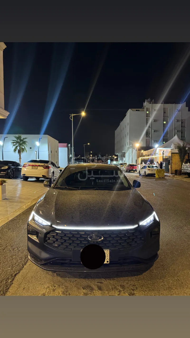 2025 فورد توروس تايتينيوم