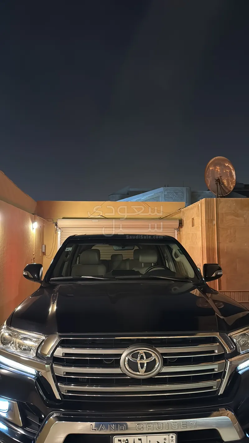2021 تويوتا لاند كروزر جي اكس ار