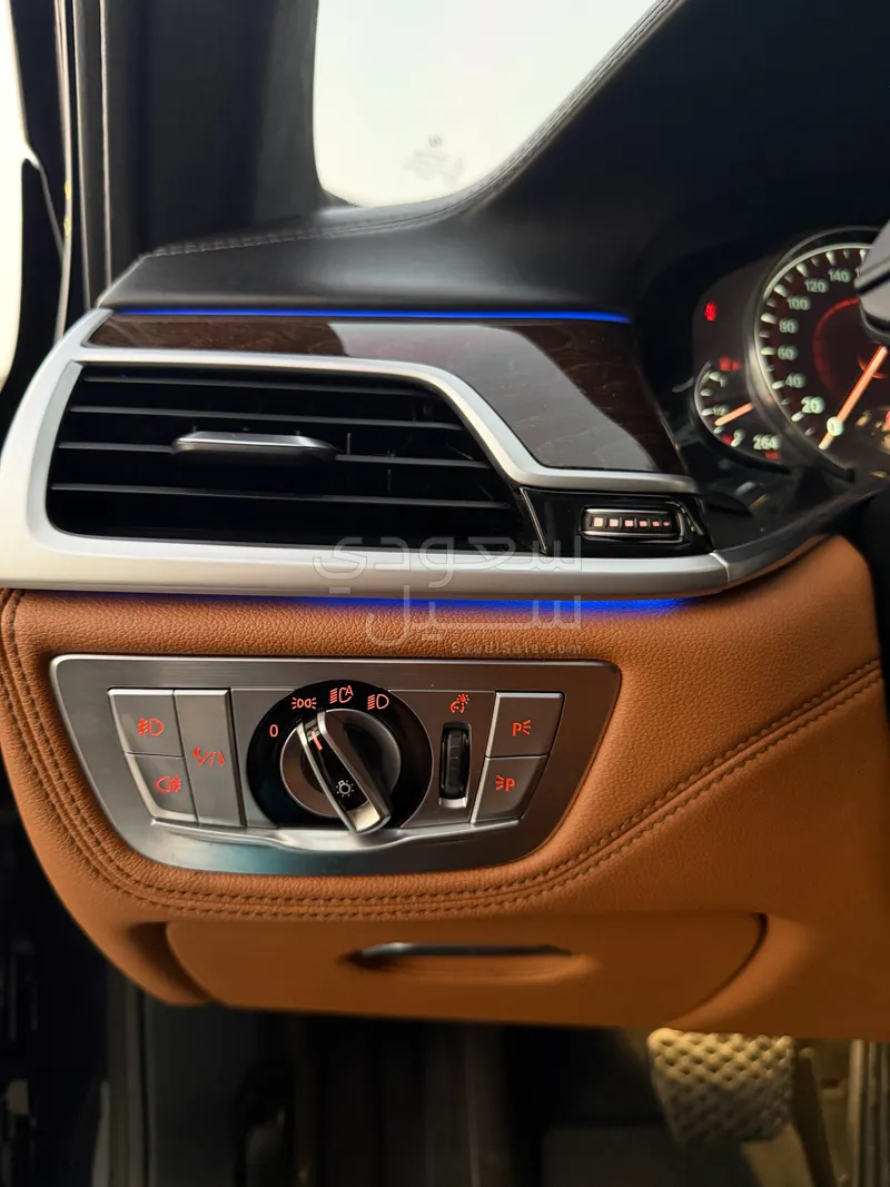 2016 بي ام دبليو الفئة السابعة 750 إل أي