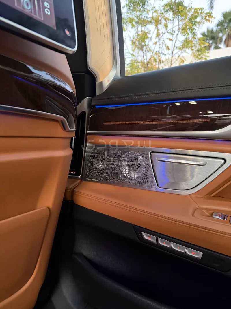 2016 بي ام دبليو الفئة السابعة 750 إل أي