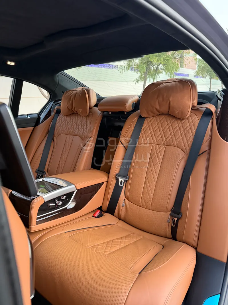 2016 بي ام دبليو الفئة السابعة 750 إل أي