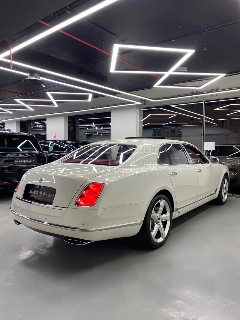 2016 بنتلي مولسان سبيد