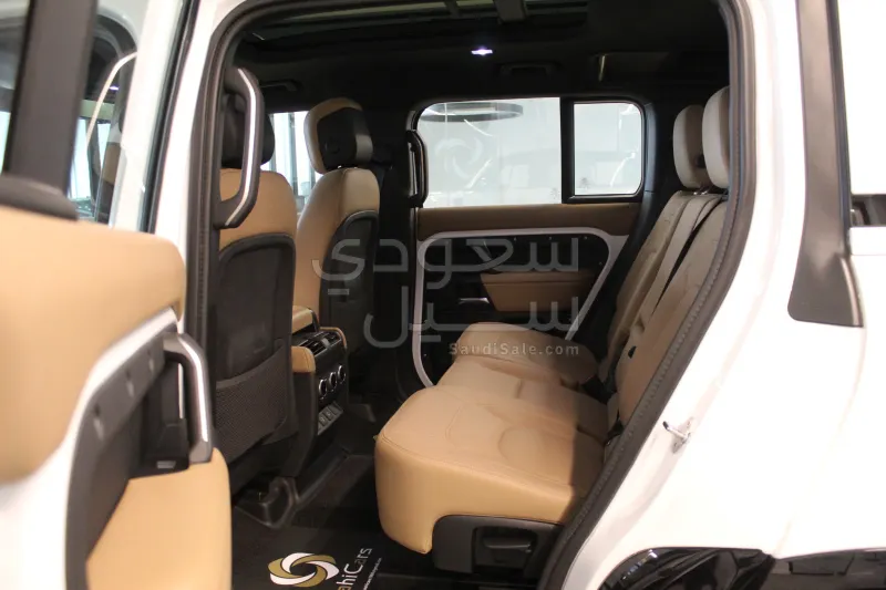 2025 لاند روفر ديفيندر اكس داينمك