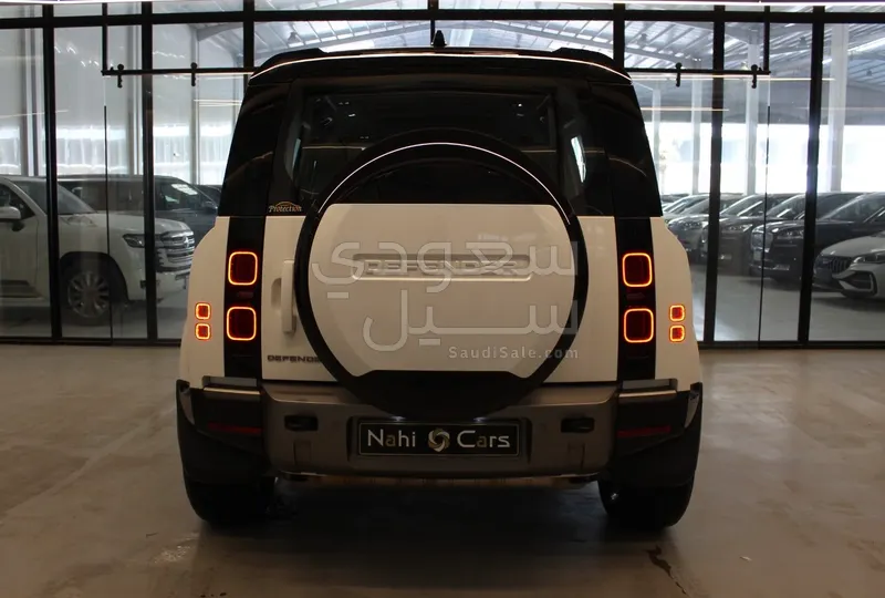 2025 لاند روفر ديفيندر اكس داينمك