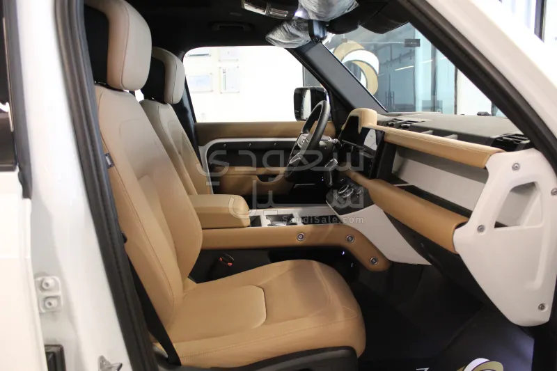 2025 لاند روفر ديفيندر اكس داينمك