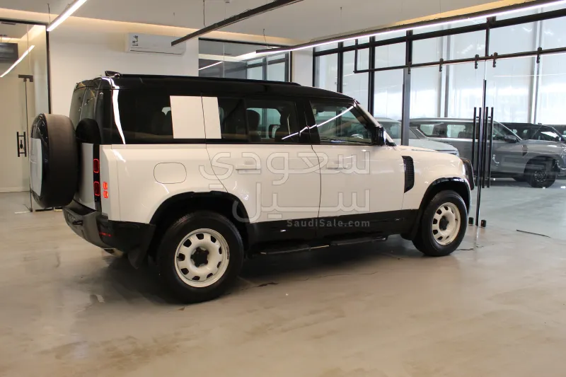 2025 لاند روفر ديفيندر اكس داينمك