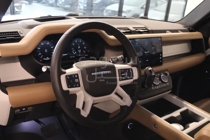 2025 لاند روفر ديفيندر اكس داينمك