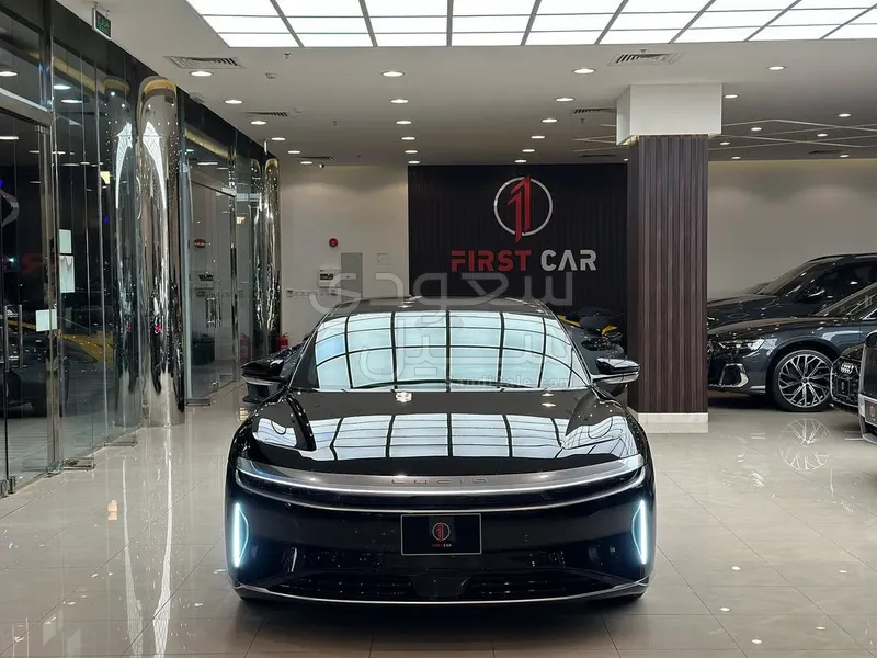 2025 لوسيد اير بيور