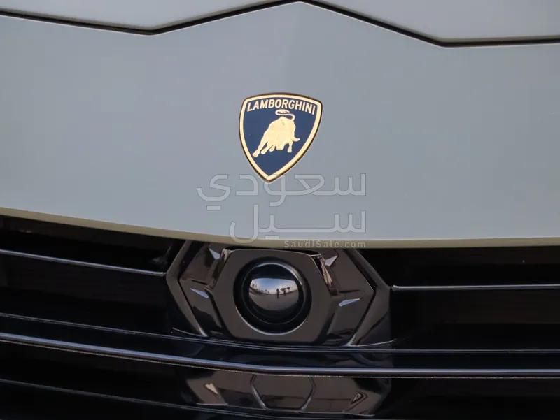 2024 لمبرجيني اوروس بيرفورمانتي