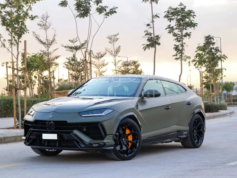 2024 لمبرجيني اوروس بيرفورمانتي