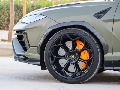 2024 لمبرجيني اوروس بيرفورمانتي