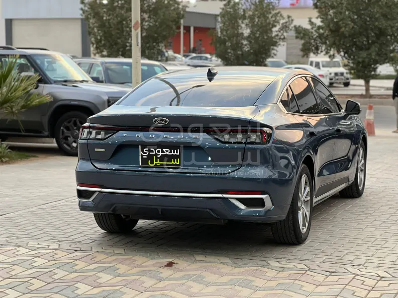 2023 فورد توروس