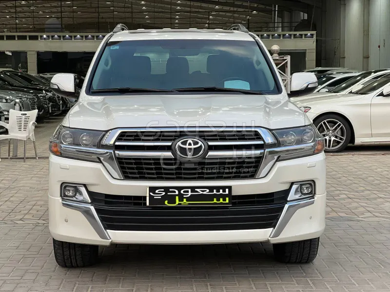 2021 تويوتا لاند كروزر جي اكس ار