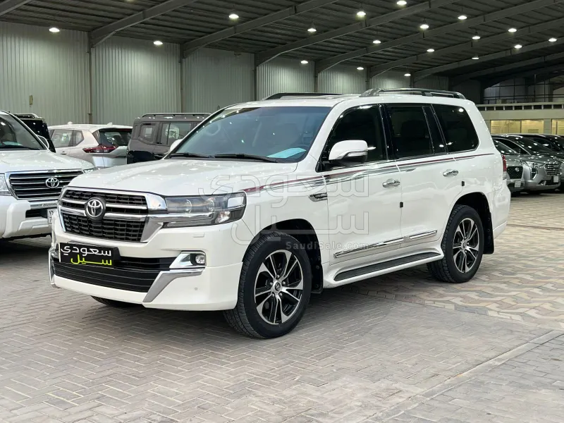 2021 تويوتا لاند كروزر جي اكس ار