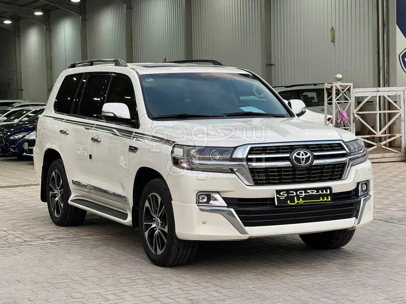 2021 تويوتا لاند كروزر جي اكس ار
