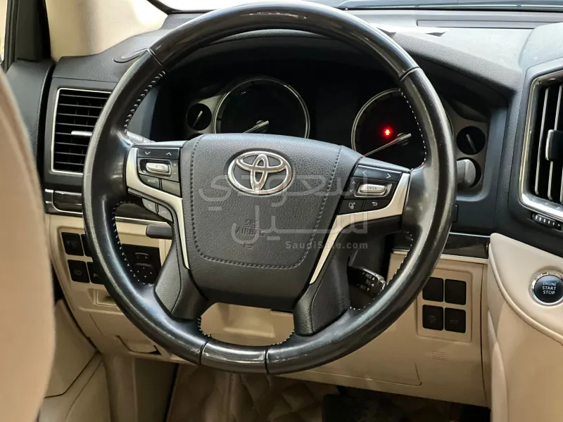 2021 تويوتا لاند كروزر جي اكس ار