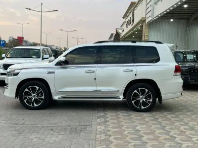 2021 تويوتا لاند كروزر جي اكس ار