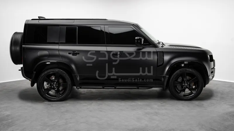2025 لاند روفر ديفيندر اتش اس اي