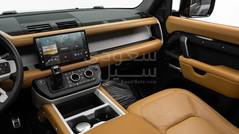 2025 لاند روفر ديفيندر اتش اس اي