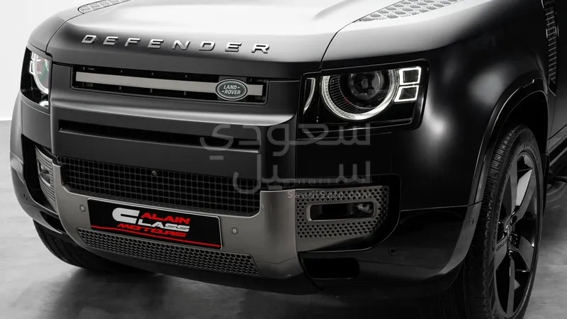 2025 لاند روفر ديفيندر اتش اس اي