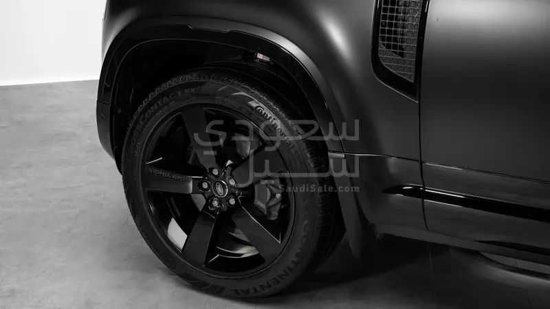 2025 لاند روفر ديفيندر اتش اس اي