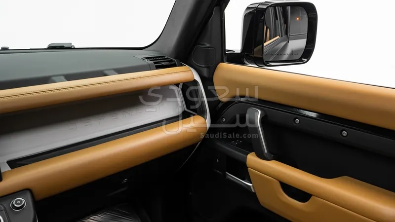 2025 لاند روفر ديفيندر اتش اس اي