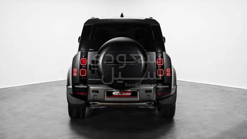 2025 لاند روفر ديفيندر اتش اس اي