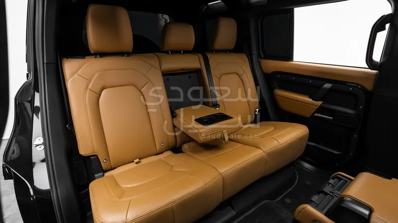 2025 لاند روفر ديفيندر اتش اس اي