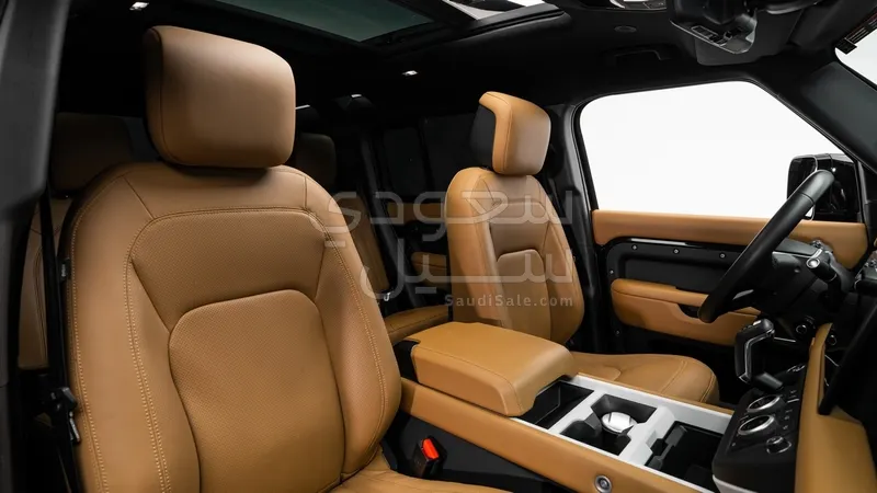 2025 لاند روفر ديفيندر اتش اس اي