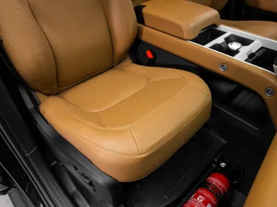 2025 لاند روفر ديفيندر اتش اس اي