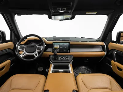 2025 لاند روفر ديفيندر اتش اس اي