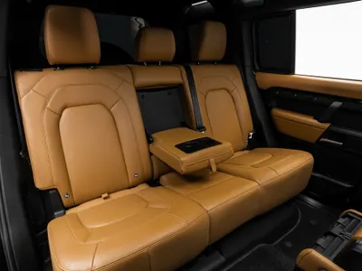 2025 لاند روفر ديفيندر اتش اس اي