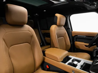 2025 لاند روفر ديفيندر اتش اس اي