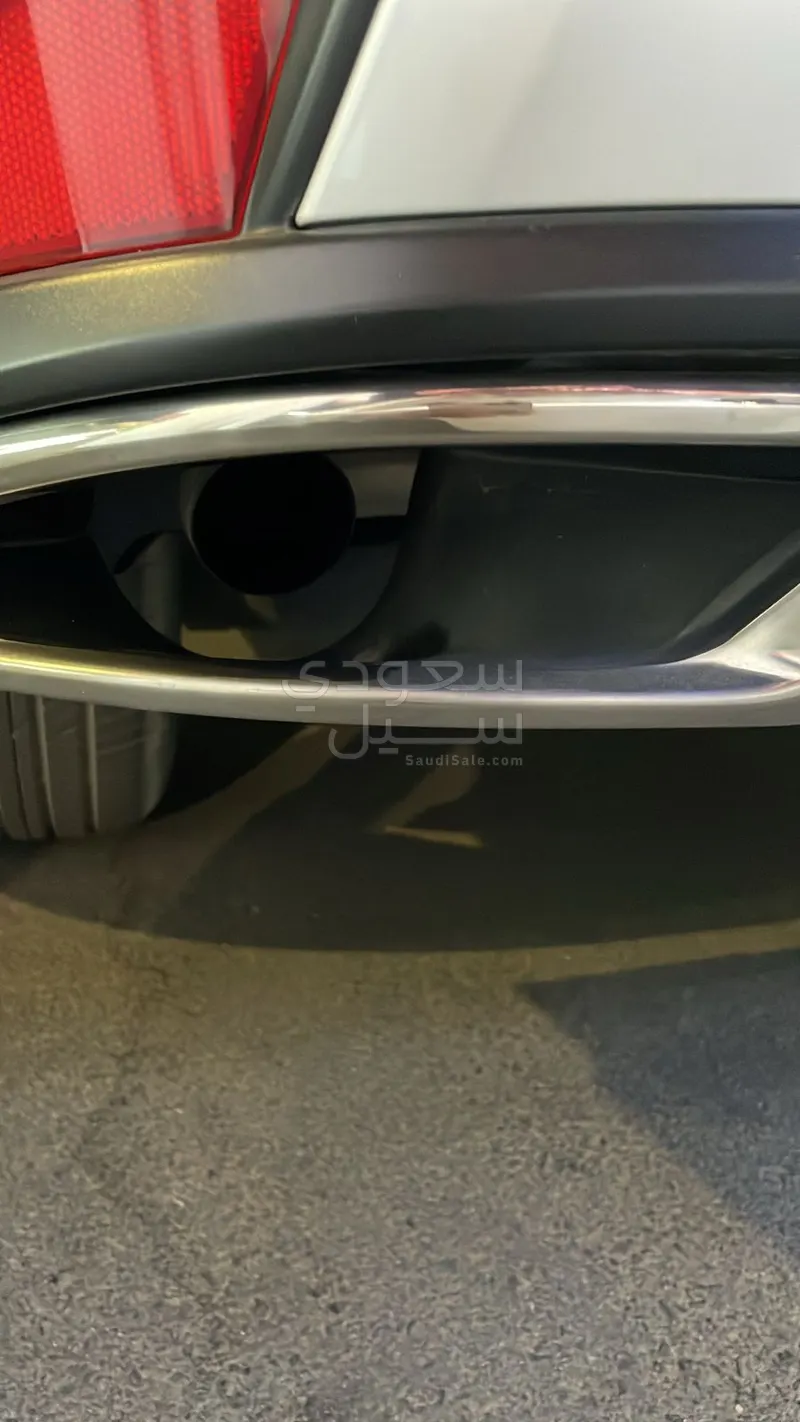 2021 لكزس أر إكس 350