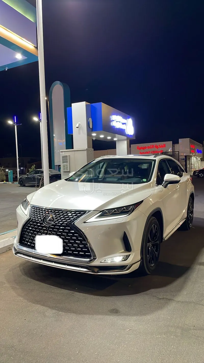 2021 لكزس أر إكس 350