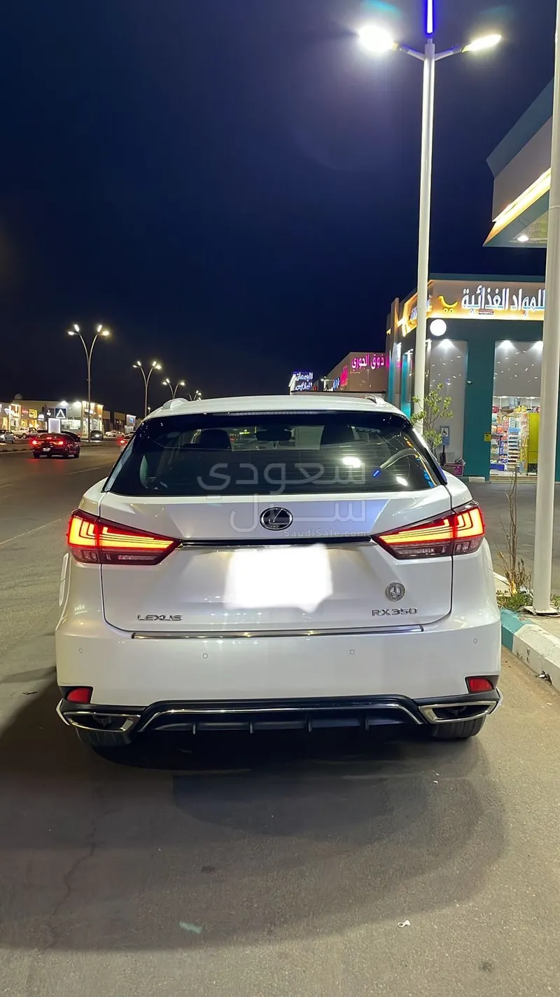 2021 لكزس أر إكس 350