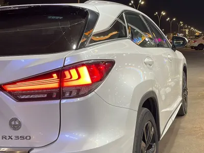 2021 لكزس أر إكس 350