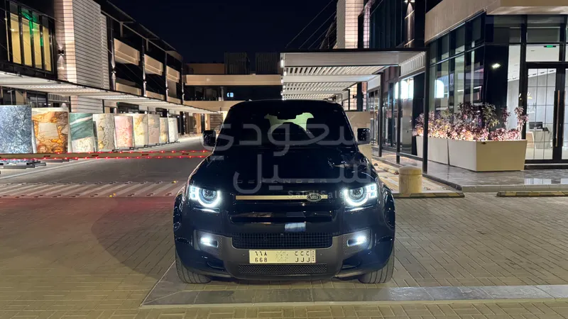 2025 لاند روفر ديفيندر اتش اس اي