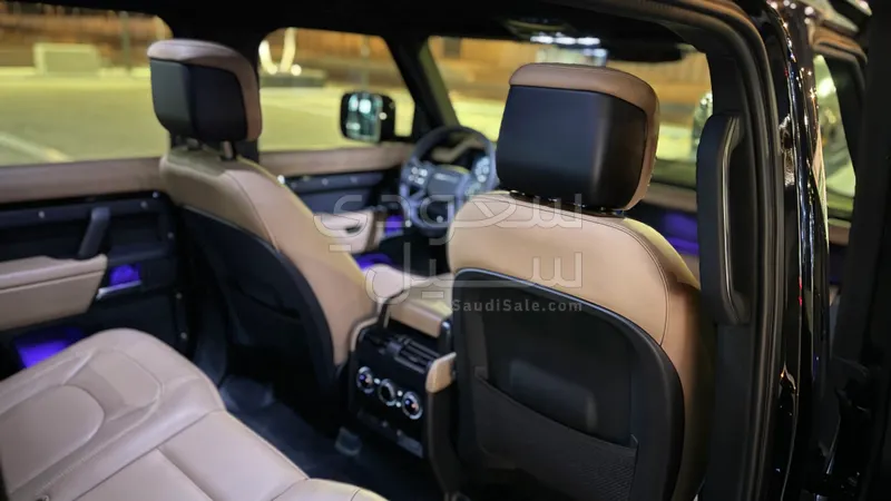 2025 لاند روفر ديفيندر اتش اس اي